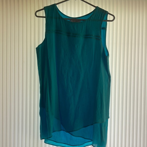 EUC Ladies sleeveless top - Picture 1 of 6